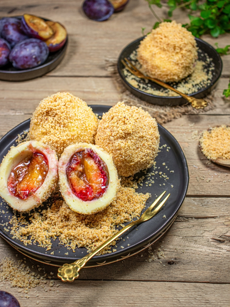 Zwetschgenknödel - Kitchenfae